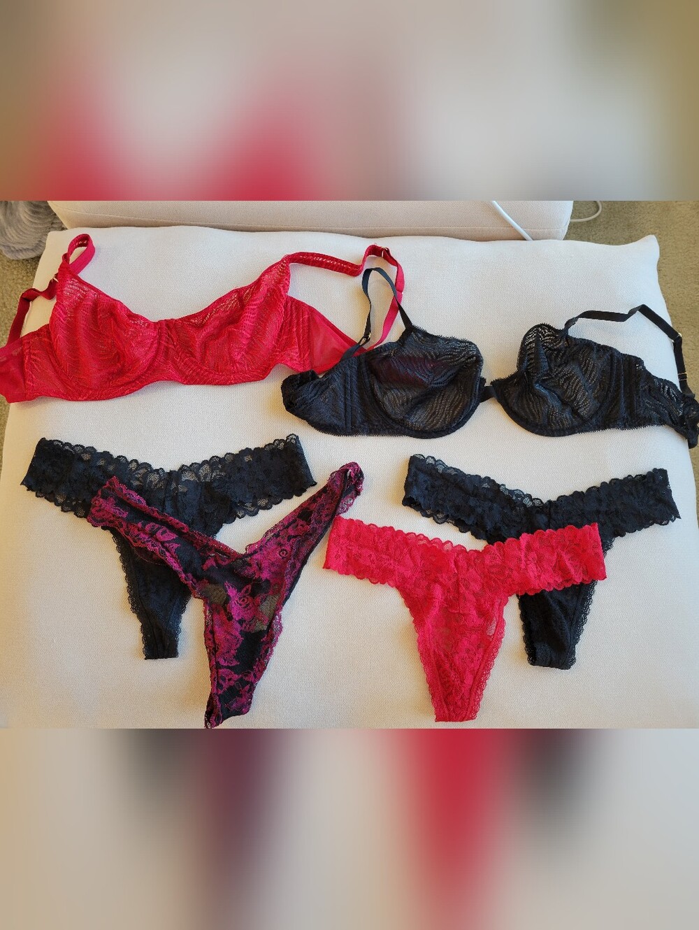 Victorias Secret Lace Lingerie Bundle - 2 Bras + 4 Thongs (36D / M)